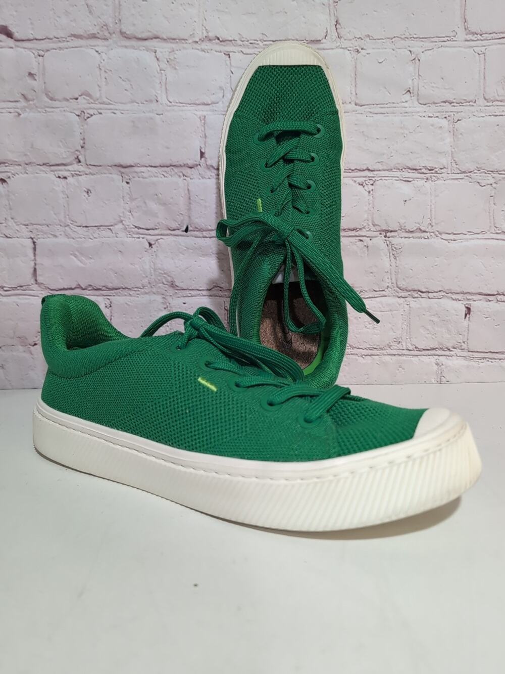 Cariuma IBI Low Knit Sneakers Kelly Green Men’s 8.5 Women’s 10 Special Edition